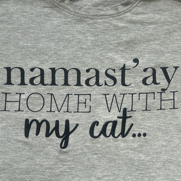 Namast’ay at home with my cat cute playful casual short sleeve t-shirt small - Picture 3 of 5